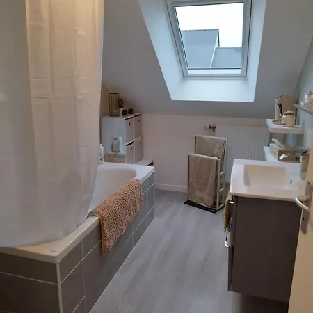 Habitación en casa particular Chez Particulier Proche Du Circuit 3 *